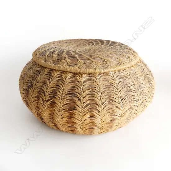 VINTAGE CHINESE TEA BASKET DIA 400mm