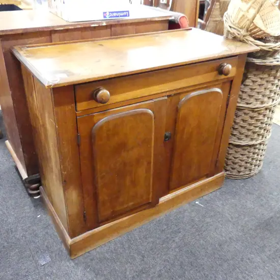 COLONIAL CHIFFONIER 