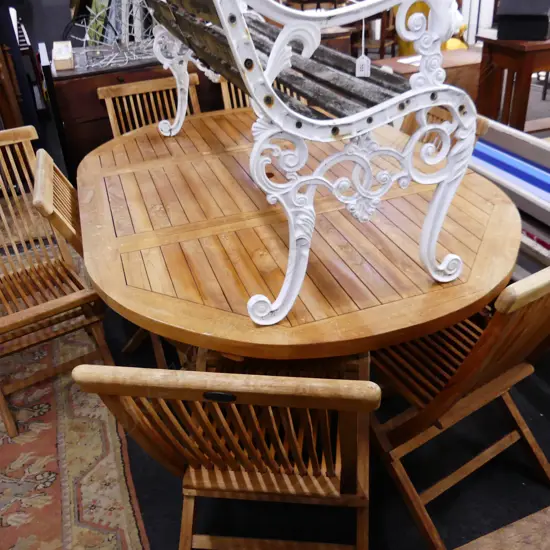 OUTDOOR TABLE w. 8 'DEEP RIVER' FOLDING SLATTED DECK CHAIRS