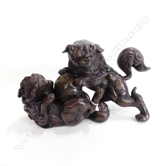 CAST IRON FU PUPPIES AT PLAY WITH A BALL H222MM
