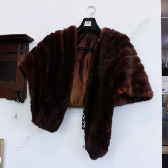 FUR STOLE