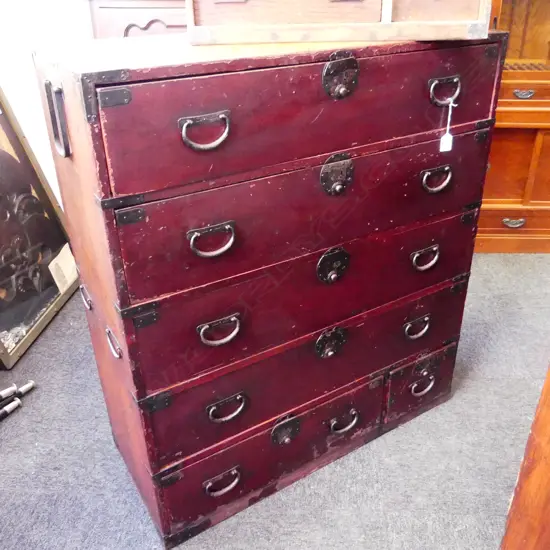OLD RED LACQUERED KIMONO CHEST. 6 drawers. H.1020mm.
