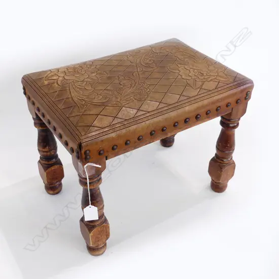 SMALL LEATHER TOPPED FOOT STOOL 390x270x300mm
