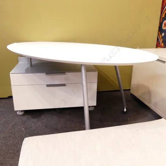 LIGNET ROSET 'EVERYWHERE' CONTEMPORARY WHITE OVAL TOPPED DESK