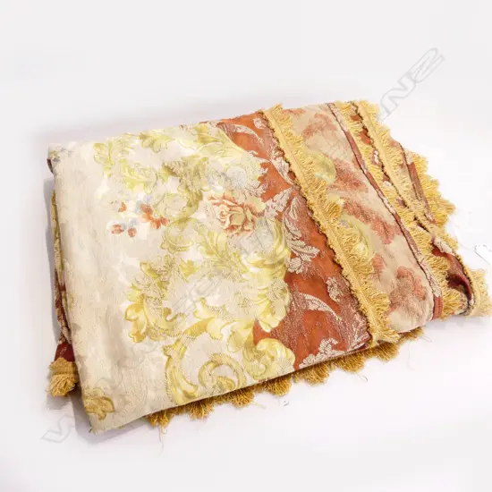 LG ORNATE SINGE BED / TABLE COVER