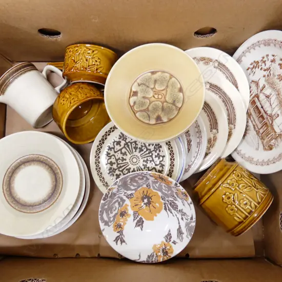 BOX LOT ASST. CROWN LYNN