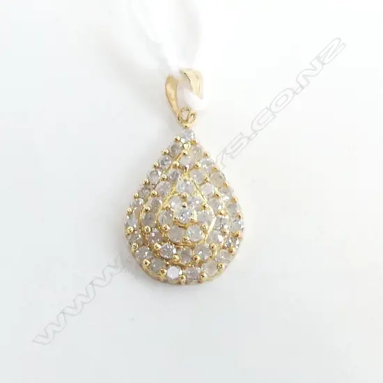 18CT DIAMOND SET TEAR DROP PENDANT, 2.21GMS