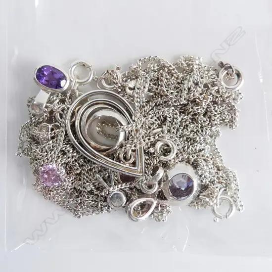 6 925 SILVER NECKLACES 22.1 GRAMS