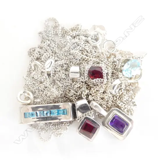 5 925 SILVER NECKLACES 17.3 GRAMS