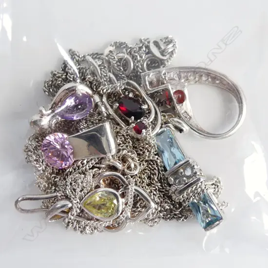 6 925 SILVER NECKLACES 22.3 GRAMS