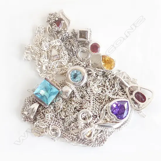 6 925 SILVER NECKLACES 22.5 GRAMS