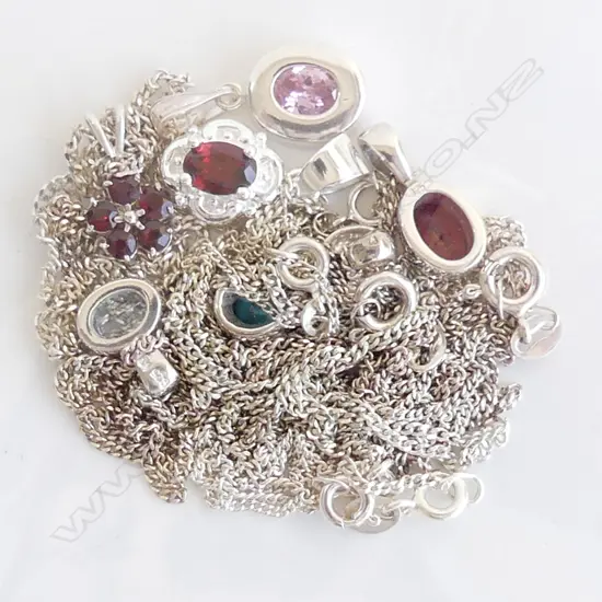 6 925 SILVER NECKLACES 20.6 GRAMS