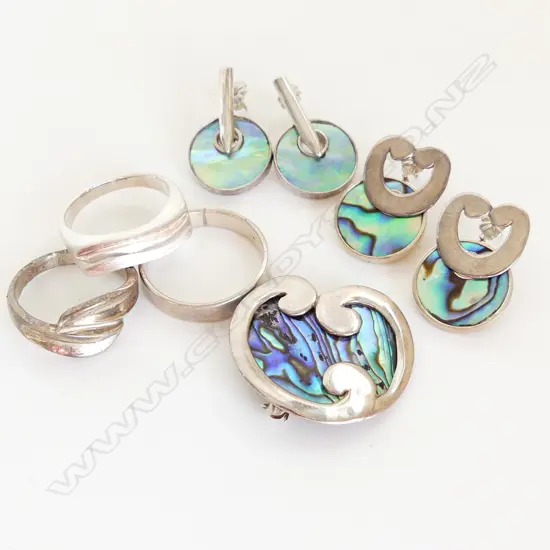 3 925 SILVER RINGS, 2 PRS PAUA EARRINGS + BROOCH 43 GRAMS