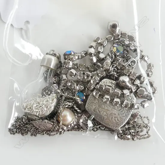 4 NECKLACES; 3 925 SILVER w. PENDANTS (1 CHAIN BROKEN), 1 RHINESTONE