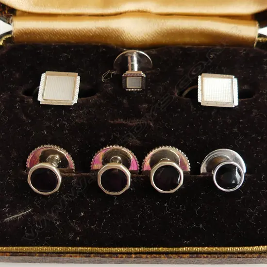 9CT W/G GENTS MOP DRESS SHIRT STUDS (3GMS) & S/STEEL ONYX STUDS