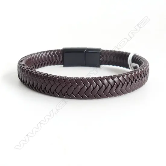 HAND MADE BROWN CALF LEATHER BRACELET WITH MAGNETIC STEEL SLIDE CLASP