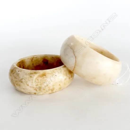 PR TRIDACNA SHELL CURRENCY BANGLES 100mm dia