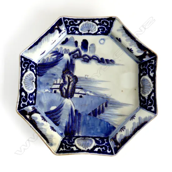 JAPANESE OCTAGONAL KO-IMARI CHARGER W.372mm