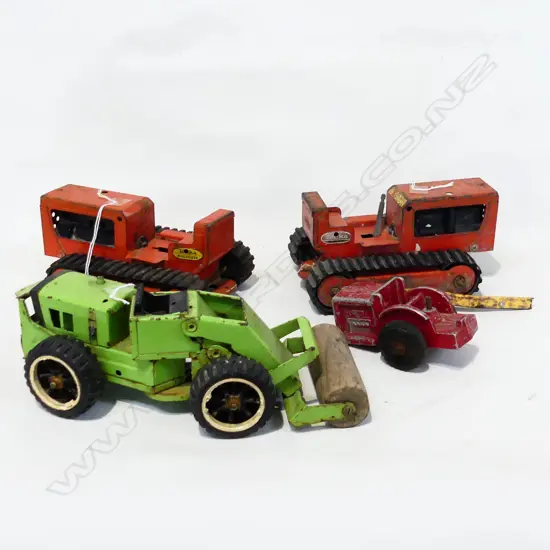 TONKA TIN TOYROAD ROLLER L300MM & 2 BULL DOZERS NO BLADES