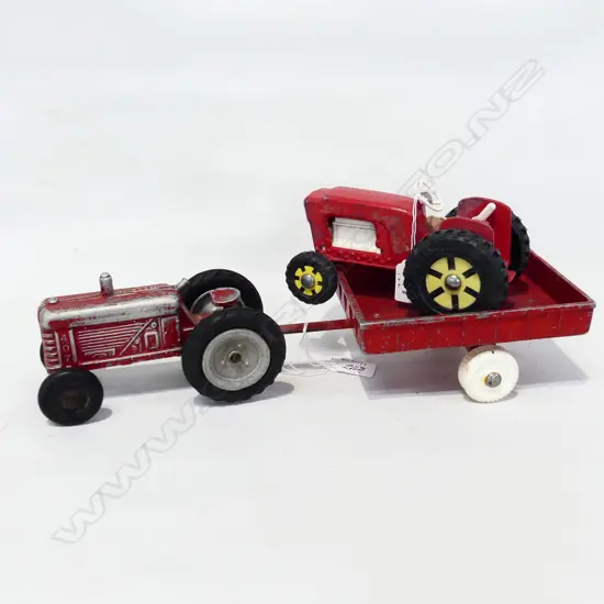 FUN HO TRACTOR & TRAILER L460MM & 2 TRACTORS
