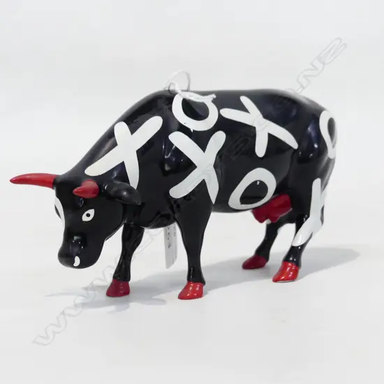 COW PARADE COLLECTABLE COWS "HUGS AND SMOOCHES"