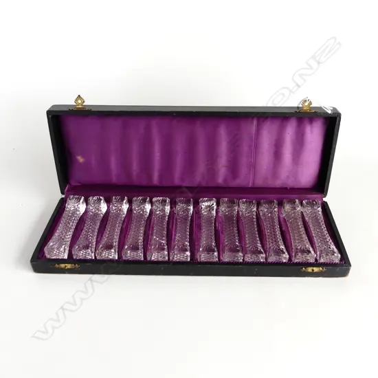 12 ANTIQUE CRYSTAL KNIFE RESTS, L.90mm, CASED