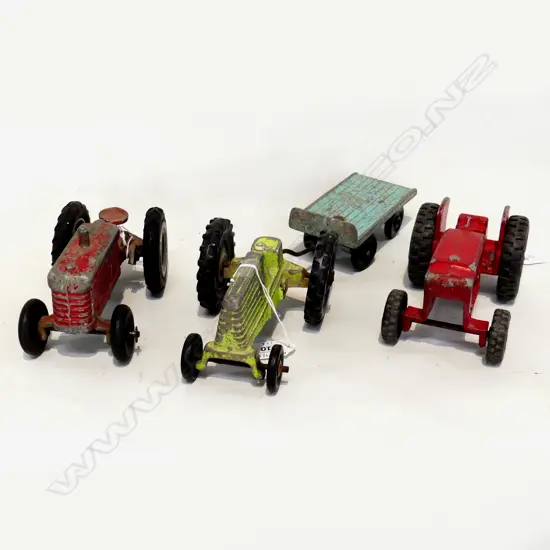 FUN HO TRACTOR & TRAILER L350MM & 2 FUN HO TRACTORS