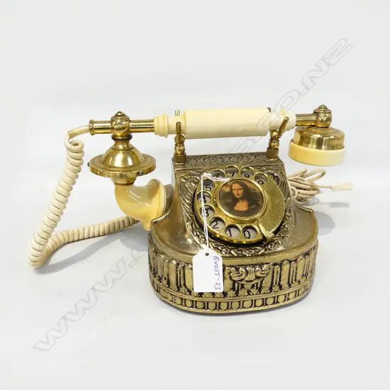 REPLICA VINTAGE TELEPHONE