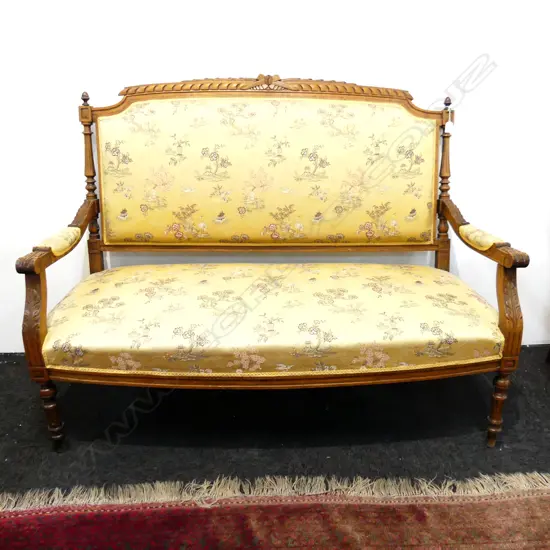 SWEDISH FRENCH STYLE WOODEN CARVED COUCH WITH ANTIQUE FABRIC L.1300MM H.100MM