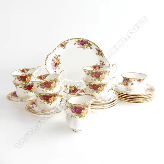 OLD COUNTRY ROSES ROYAL ALBERT 6 C/S/PLATE TEASET 