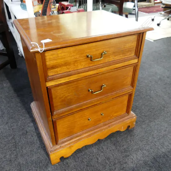 CHEST OF WOODEN DRAWERS