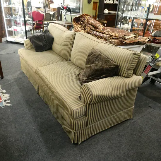 LG 3 SEATER SOFA - STRIPED UPHOLSTERY 2100x800x800mm