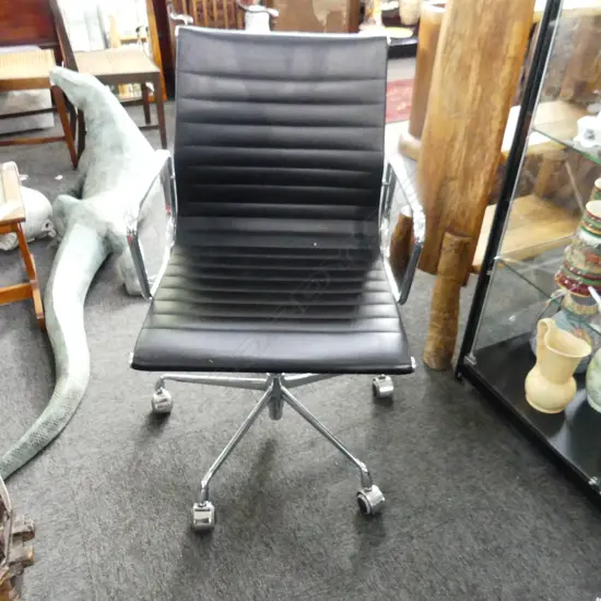 CONTEMPORARY OFFICE CHAIR - 2 small holes