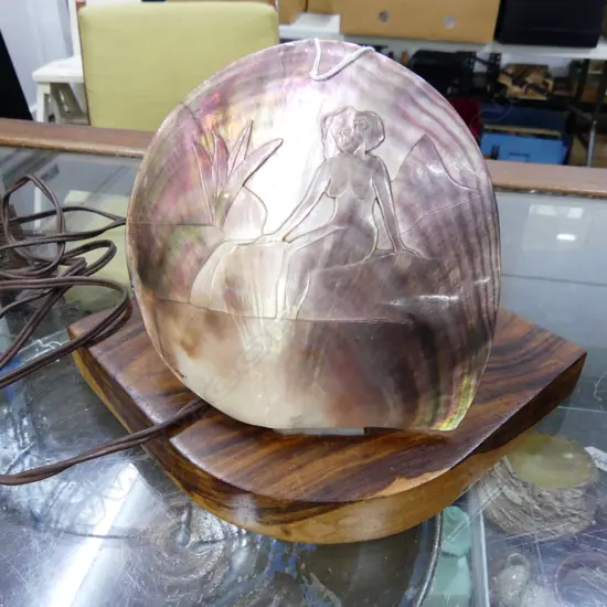 VINTAGE CARVED SHELL LAMP 205x210x190mm