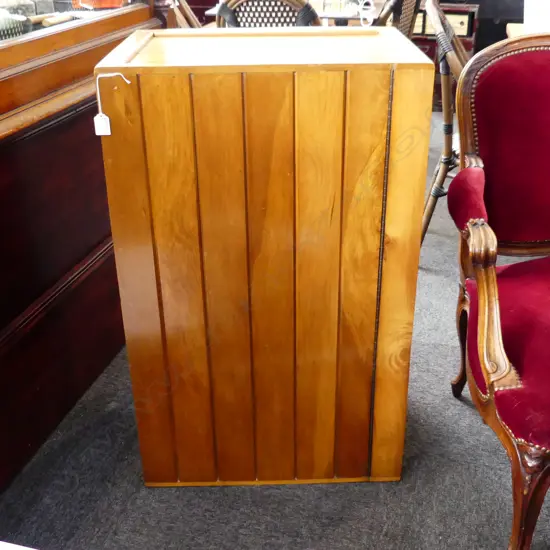 KAURI BLANKET BOX MADE BY NEIL ARNOLD 895x555x410mm