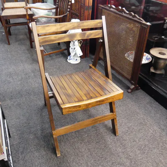 FOLDING WOOD CHAIR