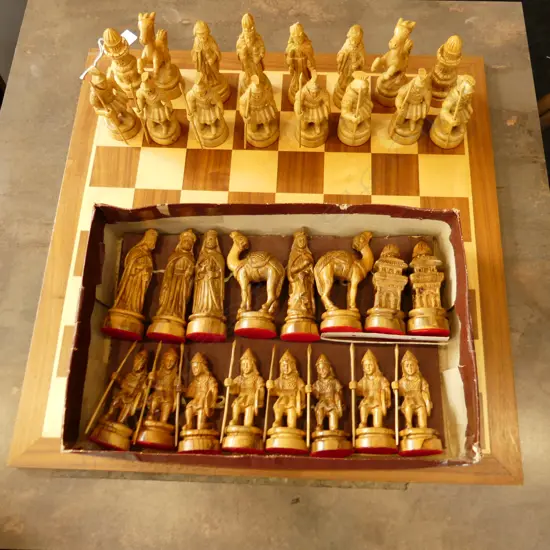 VINTAGE OLIVE WOOD CHESS SET; BOARD MAPLE & MAHOGANY 590x590mm