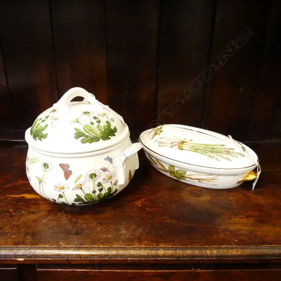 2 LIDDED CASSEROLES; PORTMEIRION 'BOTANIC GARDEN' 190mm dia & R. WORCESTER EVESHAM L.270mm