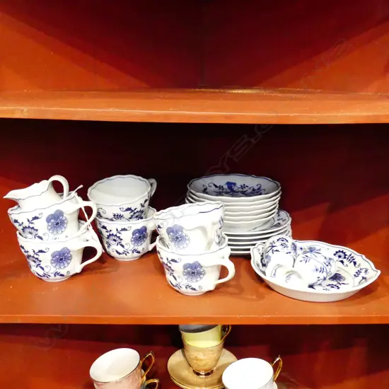 21 PCES BLUE DANUBE...