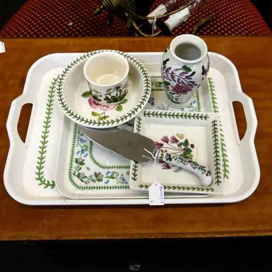 7 PCES PORTMEIRION; 2 TRAYS 450x325mm, SQUARE DISH, BOWL, RAMEKIN, SERVER, VASE H.135mm