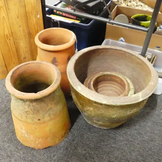 3 DRAGON POTS 410mm + 2 TERRACOTTA CHIMNEY POTS H.340mm