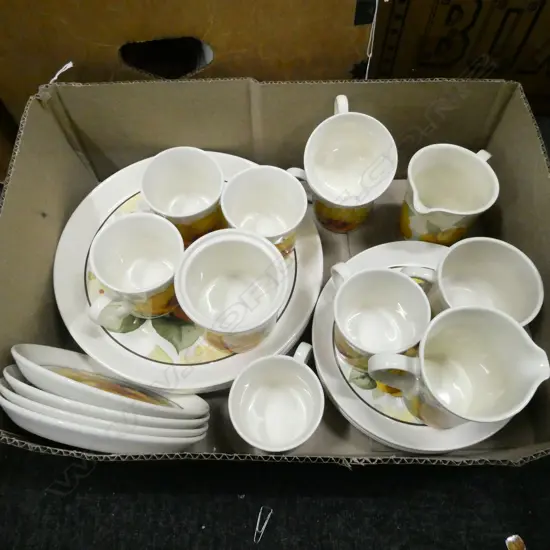 BOX LOT CROWN LYNN 'SUNSEEKER' + NZR CUP