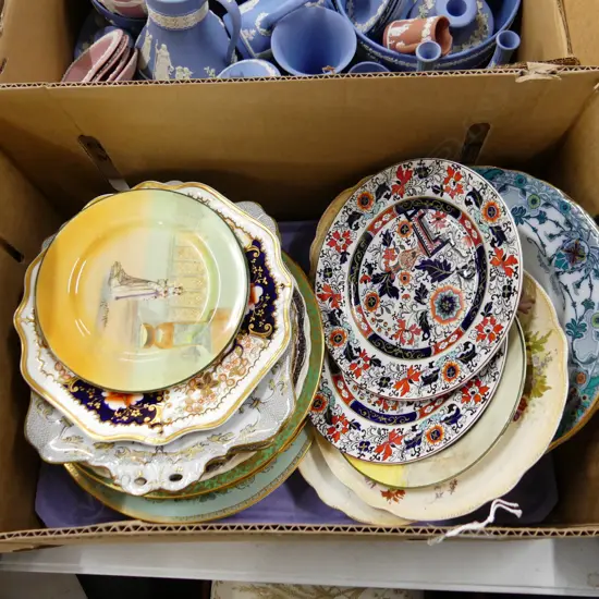BOX LOT OF 25 CABINET. PLATES AND BOWLS. INCLUDES DOULTON AYNSLEY ETC.
