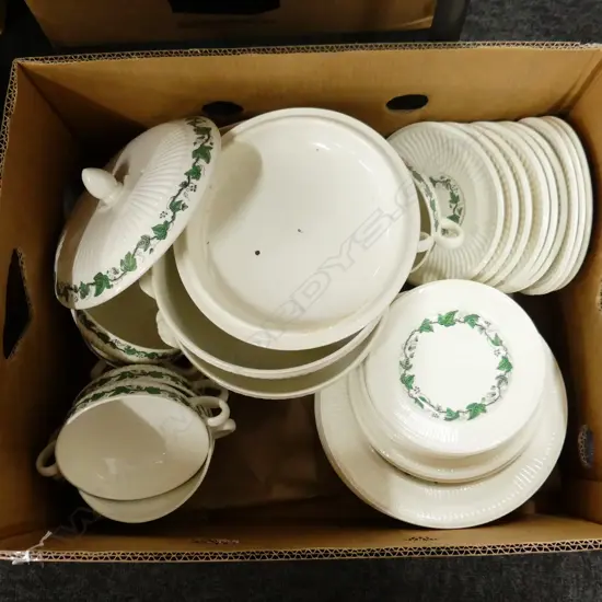 PART WEDGWOOD DINNER SERVICE STRATFORD PAT