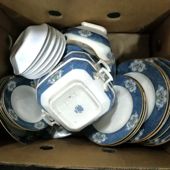 PART MEAKIN DINNER SERVICE FLOW BLUE