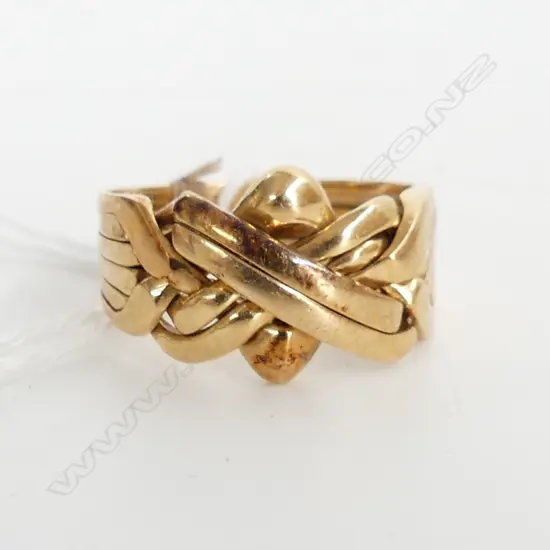 14ct GOLD HEAVY multi banded puzzle ring design. 10.6gms