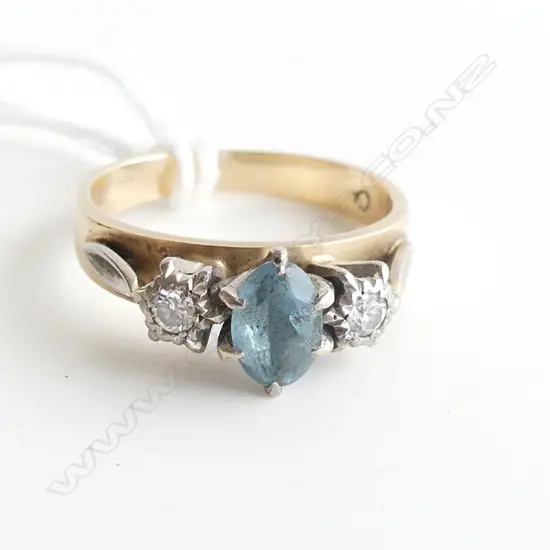 14 CT DIAMOND & BLUE STONE RING 3.1 GRAMS