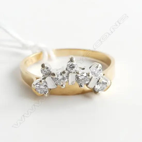 18CT FITTED DIAMOND SET WEDDING BAND, 0.35CT, 3.81GMS,