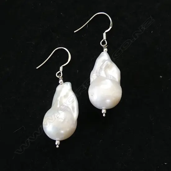 BAROQUE FRESHWATER PEARL DROP EARRINGS