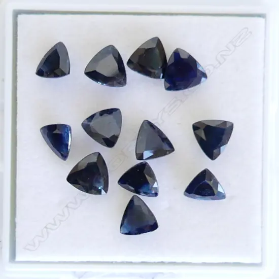 BLACK SAPPHIRE TRILLIANT 6 mm 12 = 7.97 CT